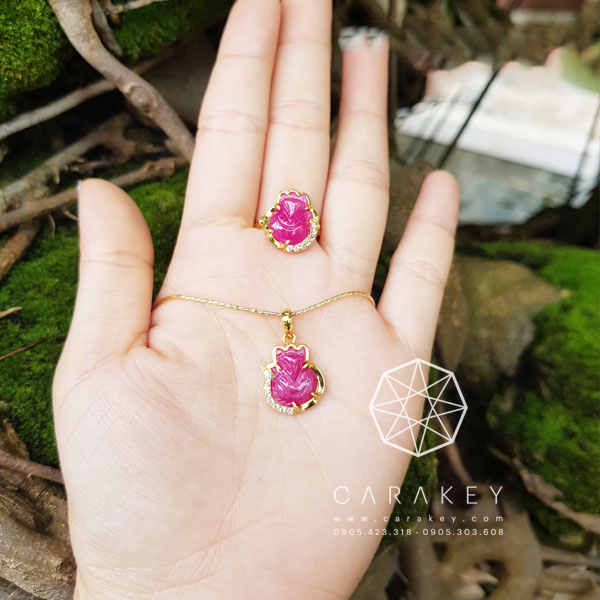 Bộ trang sức hồ ly tròn đá ruby bọc vàng, mặt dây chuyền hồ ly đá, mặt dây chuyền hồ ly bằng đá, mặt dây chuyền hồ ly thạch anh, dây chuyền hồ ly phong thủy, mặt dây chuyền hồ ly đá phong thủy, dây chuyền hồ ly bằng đá, dây chuyền hồ ly đá thạch anh, mặt dây chuyền đá, mặt dây chuyền hồ ly đá ngọc